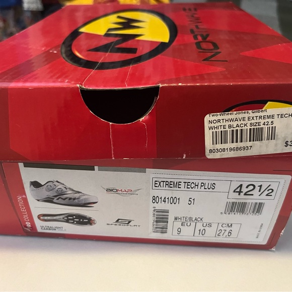 New IN BOX - NW White and Black Men's Athletic Cycling Shoes - brand new! - Picture 5 of 17